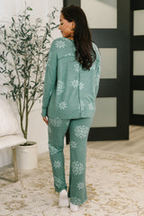 Hazel Blues® | Snowflake Sniffles Pajama Set in Hunter Green