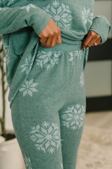 Hazel Blues® | Snowflake Sniffles Pajama Set in Hunter Green