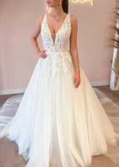 Elegant A Line V Neck Tulle Wedding Dresses with Appliques